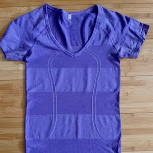 Lululemon swiftly tech short sleeve v-neck size 4